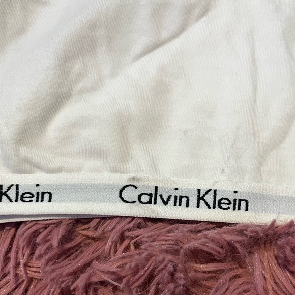 pack of 2 gray and white calvin klein bralettes - Picture 2 of 5